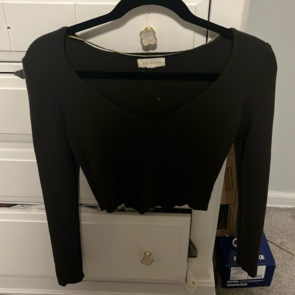 la hearts/pacsun olive green v-neck cropped sweater